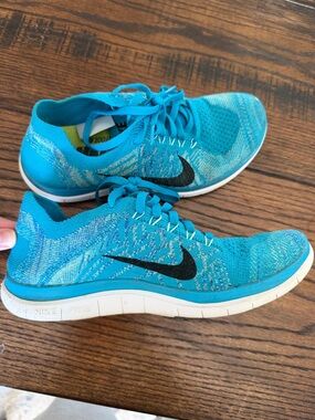 Nike Women's Bright Turquoise Barefoot Knit Running Sneakers